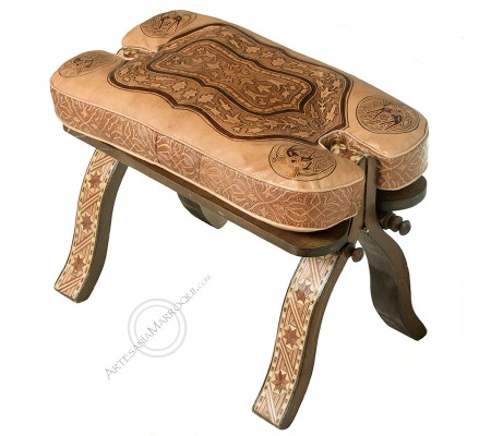 Tabouret en peau de chameau