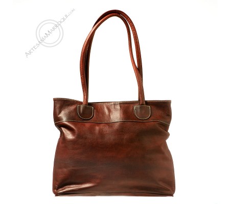 Simple leather bag in cognac color