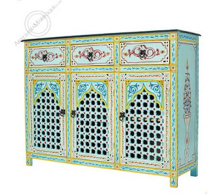 Three-door sideboard with light blue lattice